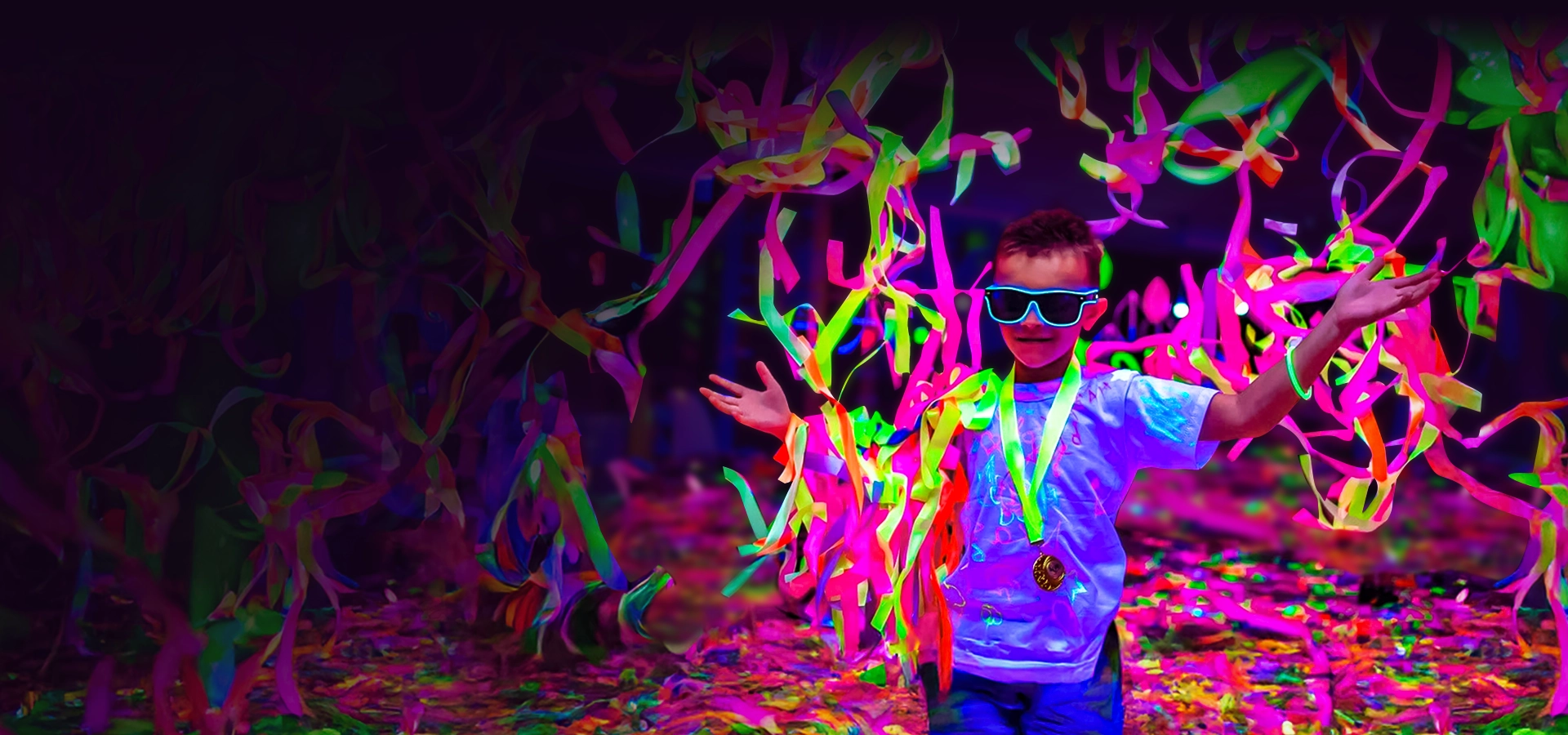 Neon Paper show